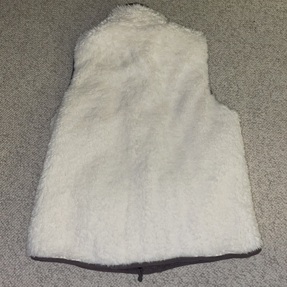 Reversible vest - Picture 3 of 4